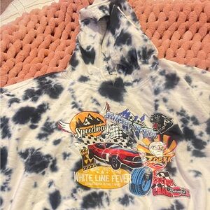 Cropped hoodie graphic tee